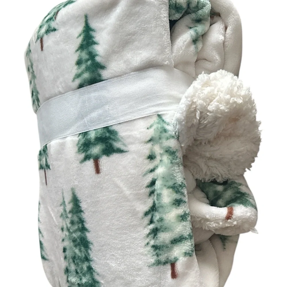 Luxury Legacy & Main blanket throw NWT Pine tree Forest 50x60” Fleece & Sherpa